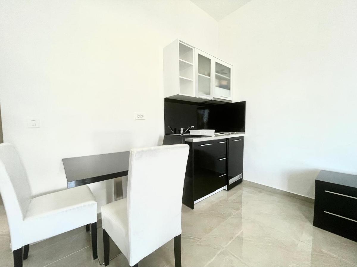 Seaside Apartments Sword Bar Bagian luar foto
